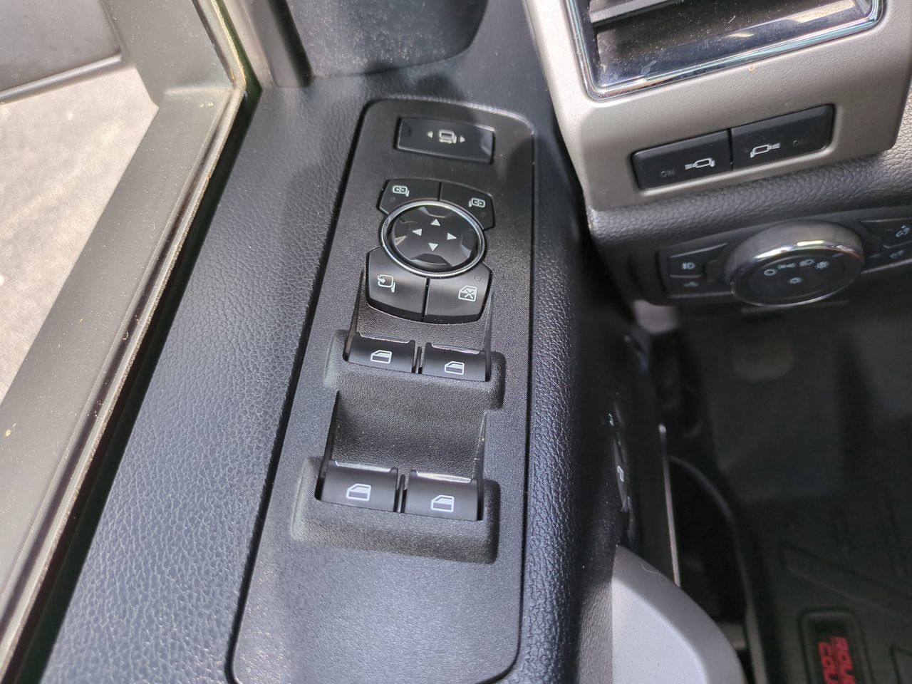 Used 2021 Ford F250 Lariat w/ Lariat Value Package AWD/4WD image 24