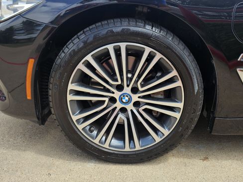 Used 2018 BMW 530e w/ Premium Package 2 image 15