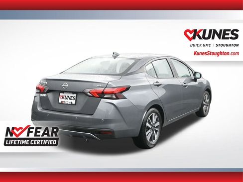 Used 2023 Nissan Versa SV image 9