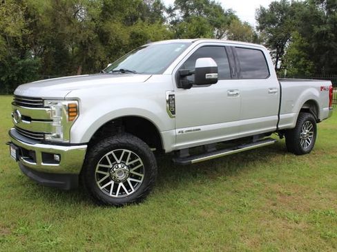 Used 2019 Ford F250 Lariat w/ Lariat Ultimate Package AWD/4WD image 2