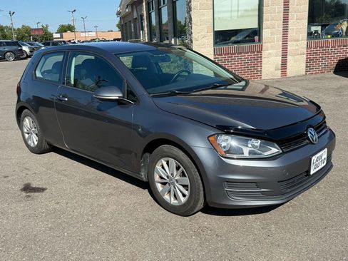 Used 2015 Volkswagen Golf S image 3