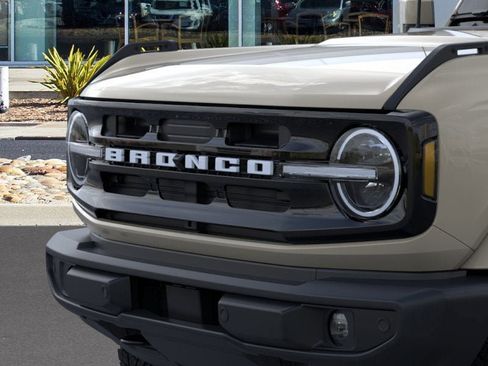 New 2025 Ford Bronco Outer Banks image 19