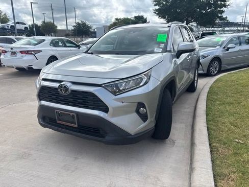 Used 2021 Toyota RAV4 XLE FWD image 6