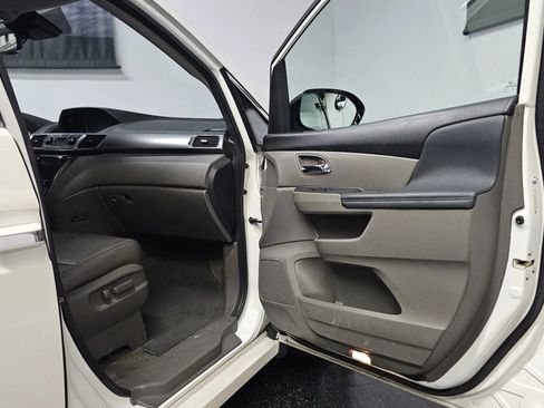 Used 2016 Honda Odyssey Touring image 40