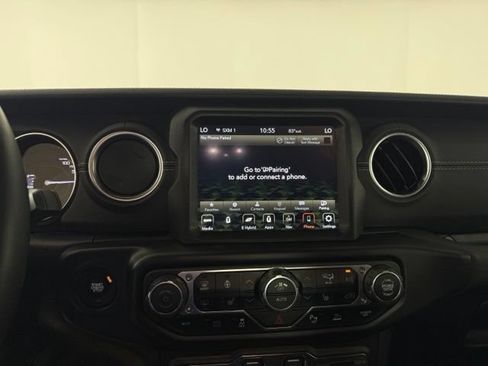 Used 2022 Jeep Wrangler Unlimited Sahara w/ Cold Weather Group AWD/4WD image 20