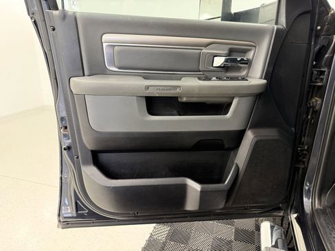 Used 2015 RAM 2500 SLT w/ Luxury Group image 10