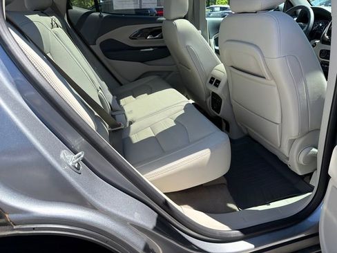 Certified 2024 GMC Terrain Denali w/ Denali Premium Package AWD/4WD image 15