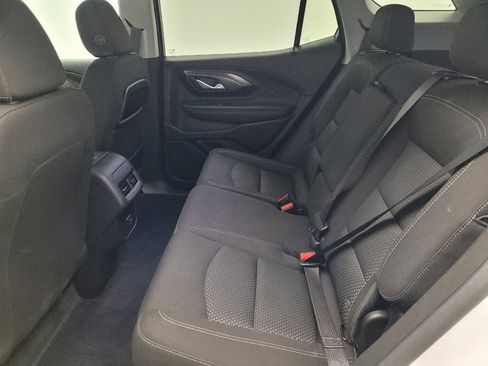 Used 2024 GMC Terrain SLE image 18