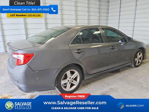 Used 2014 Toyota Camry SE FWD image 4