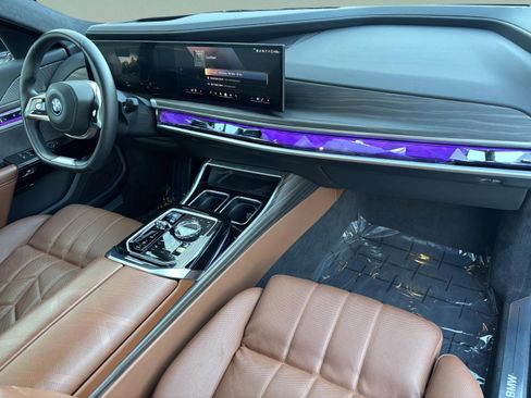 Used 2024 BMW i7 eDrive50 w/ Executive Package image 26