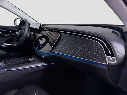 New 2026 Mercedes-Benz E 450 4MATIC Sedan image 31