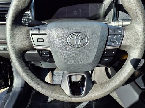 Used 2025 Toyota Camry LE image 13