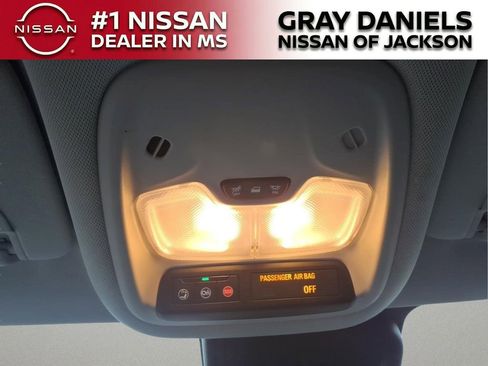 Used 2024 Chevrolet TrailBlazer LT w/ LT Cold Weather Package FWD image 21