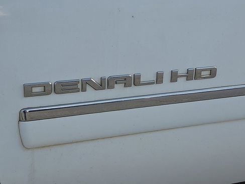 Used 2014 GMC Sierra 2500 Denali w/ Suspension Package, Off-Road image 21