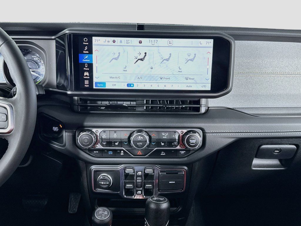 Used 2024 Jeep Wrangler Unlimited Sahara AWD/4WD image 15