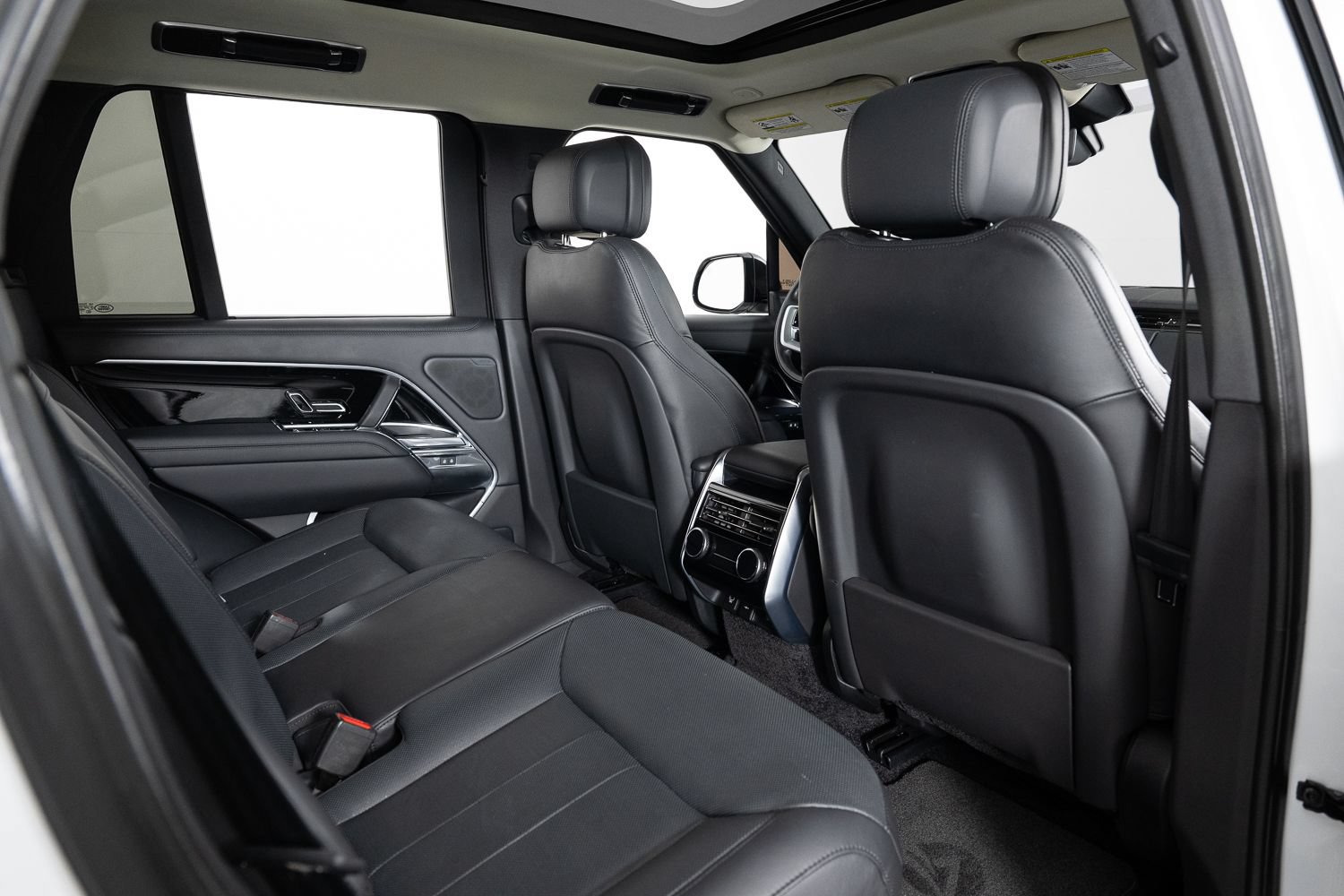 Used 2022 Land Rover Range Rover SE AWD/4WD image 24