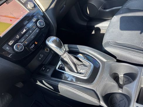 Used 2020 Nissan Rogue SL image 20