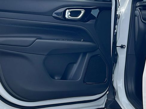 New 2026 Jeep Compass Latitude image 23