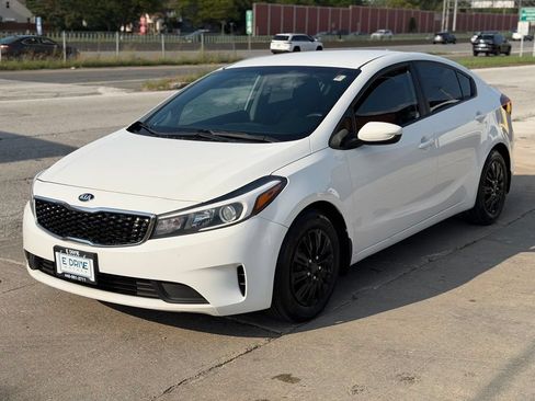 Used 2017 Kia Forte LX FWD image 1