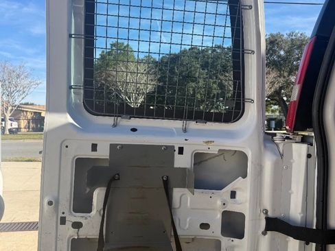 Used 2015 Chevrolet Express 2500 image 30