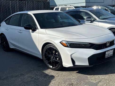 Used 2025 Honda Civic Sport image 2