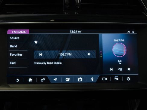 Used 2019 Jaguar F-PACE Premium image 25