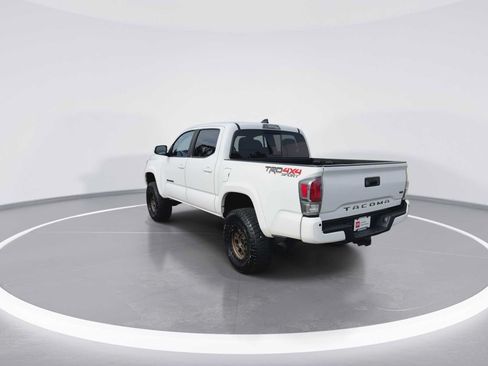 Certified 2020 Toyota Tacoma TRD Sport w/ Technology Package AWD/4WD image 6