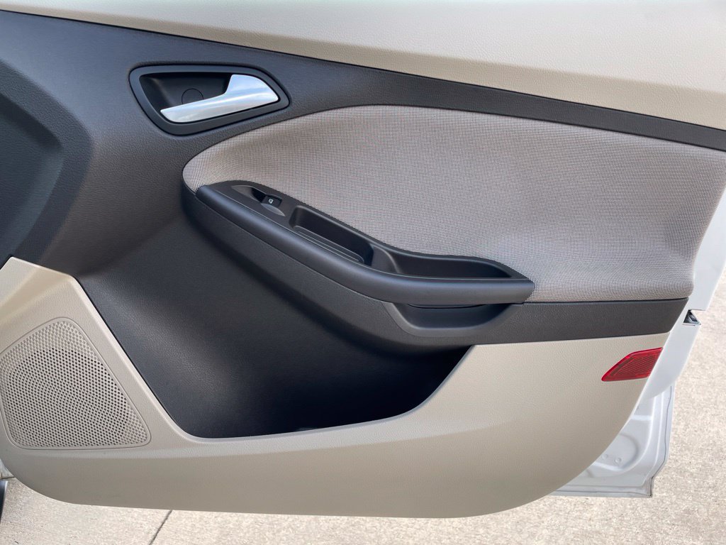 Used 2013 Ford Focus SE FWD image 26
