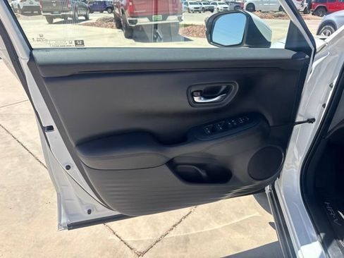Used 2025 Honda HR-V LX image 19