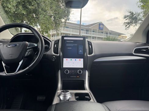 Used 2024 Ford Edge SEL image 18