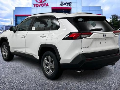 Used 2024 Toyota RAV4 LE AWD/4WD image 7