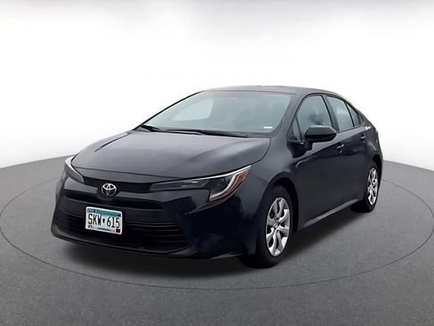 Used 2025 Toyota Corolla LE image 7