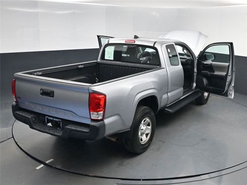 Used 2016 Toyota Tacoma SR image 27