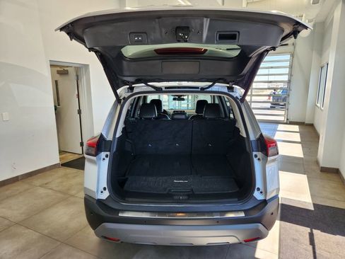 Used 2022 Nissan Rogue SV w/ SV Premium Package image 8