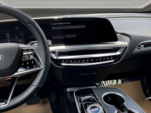 Certified 2024 Cadillac Lyriq Luxury AWD/4WD image 9