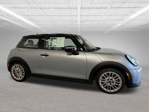 Certified 2025 MINI Cooper 2-Door Hardtop FWD image 7