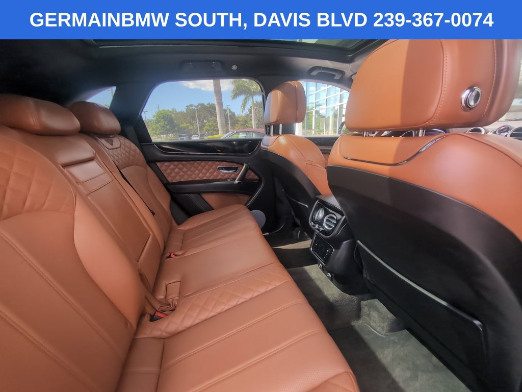 Used 2017 Bentley Bentayga AWD/4WD image 47