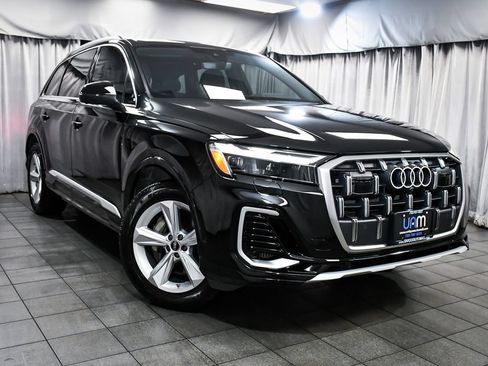 Used 2025 Audi Q7 3.0T Premium w/ Convenience Package AWD/4WD image 3