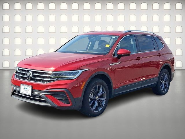 Used 2022 Volkswagen Tiguan SE AWD/4WD image 3