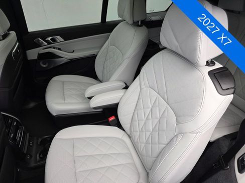 Used 2027 BMW X7 xDrive40i w/ Executive Package AWD/4WD image 16