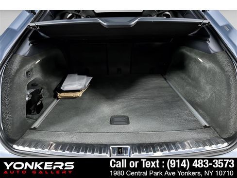 Used 2021 Bentley Bentayga image 40