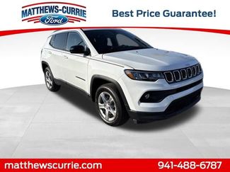 Used 2024 Jeep Compass Latitude video 1
