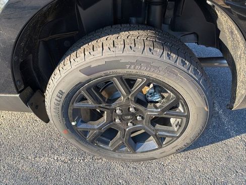 New 2025 Ford Maverick XLT w/ XLT Luxury Package image 7