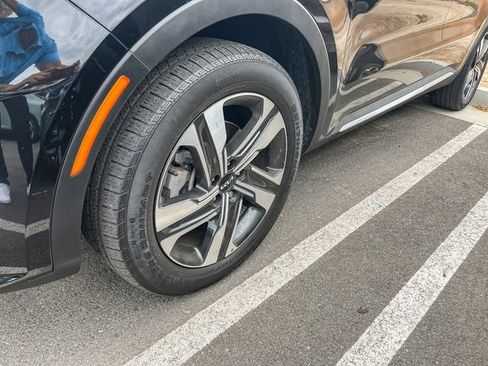 Certified 2023 Kia Sorento EX AWD/4WD image 8