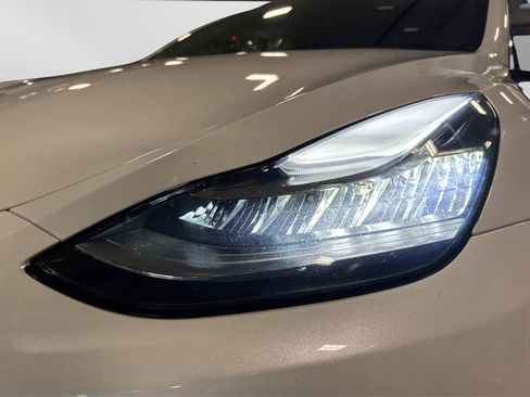 Used 2022 Tesla Model Y Long Range image 13
