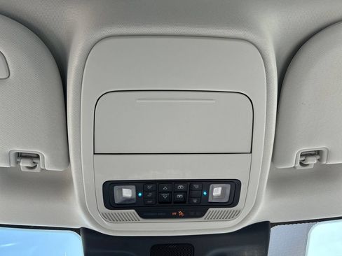 Used 2025 Ford Expedition Platinum w/ Driver's Package AWD/4WD image 23