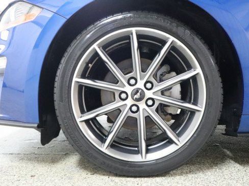Used 2018 Ford Mustang Coupe w/ Equipment Group 101A RWD image 23