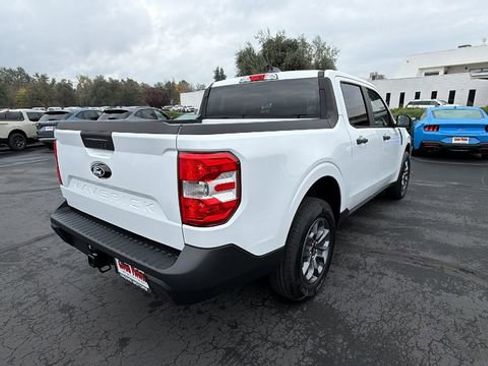 New 2025 Ford Maverick XLT image 4