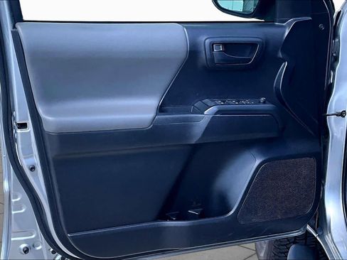 Used 2020 Toyota Tacoma SR w/ SR Convenience Package RWD image 20