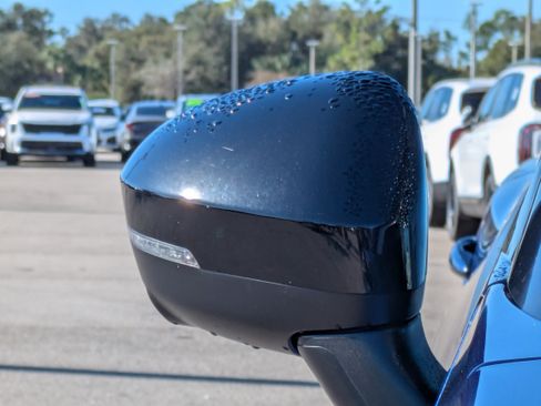 Used 2021 Nissan Rogue SL w/ Premium Package image 12